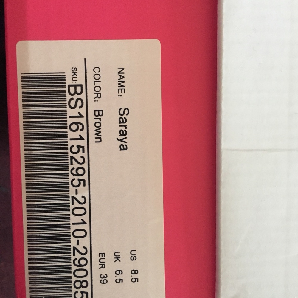 Shoes - Picture 4 of 4
